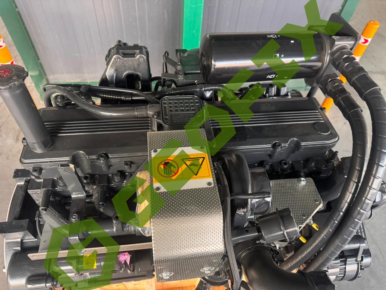 Двигатель Komatsu SAA6D114E